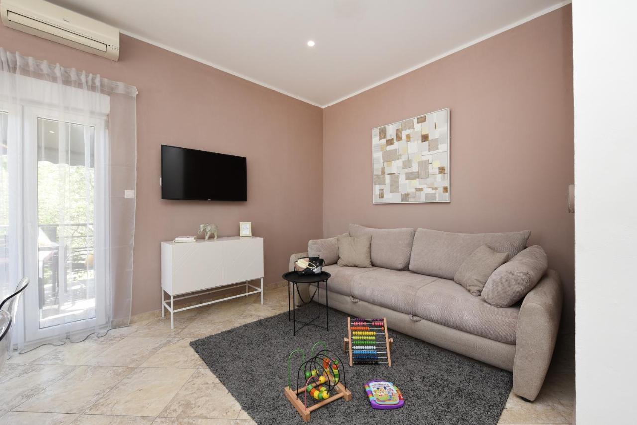 Malako Family Apartments 셀리네 외부 사진