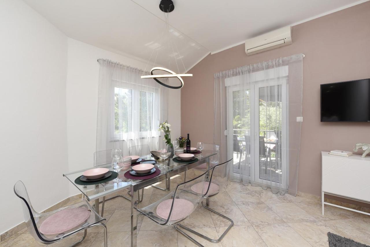 Malako Family Apartments 셀리네 외부 사진